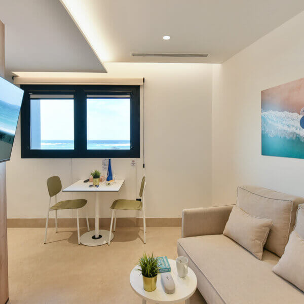 Estudio Planta Baja con Vista Mar y Ventana · Imagen 1
