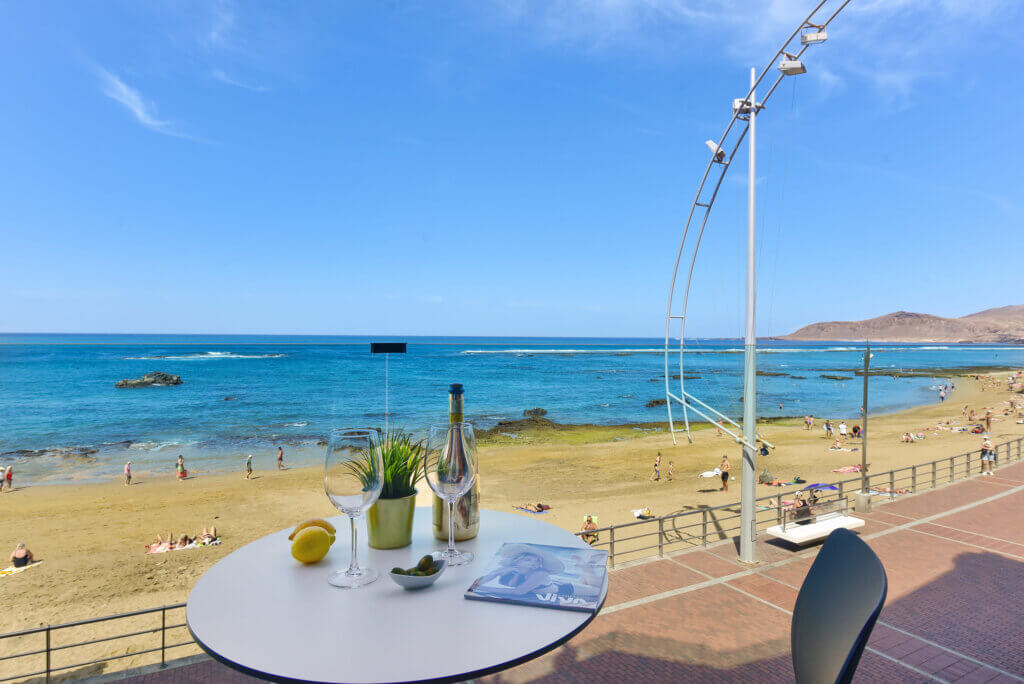 Estudio con Balcón, Vista Mar y Cocina Equipada