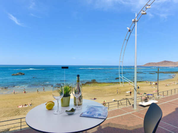 Estudio con Balcón, Vista Mar y Cocina Equipada