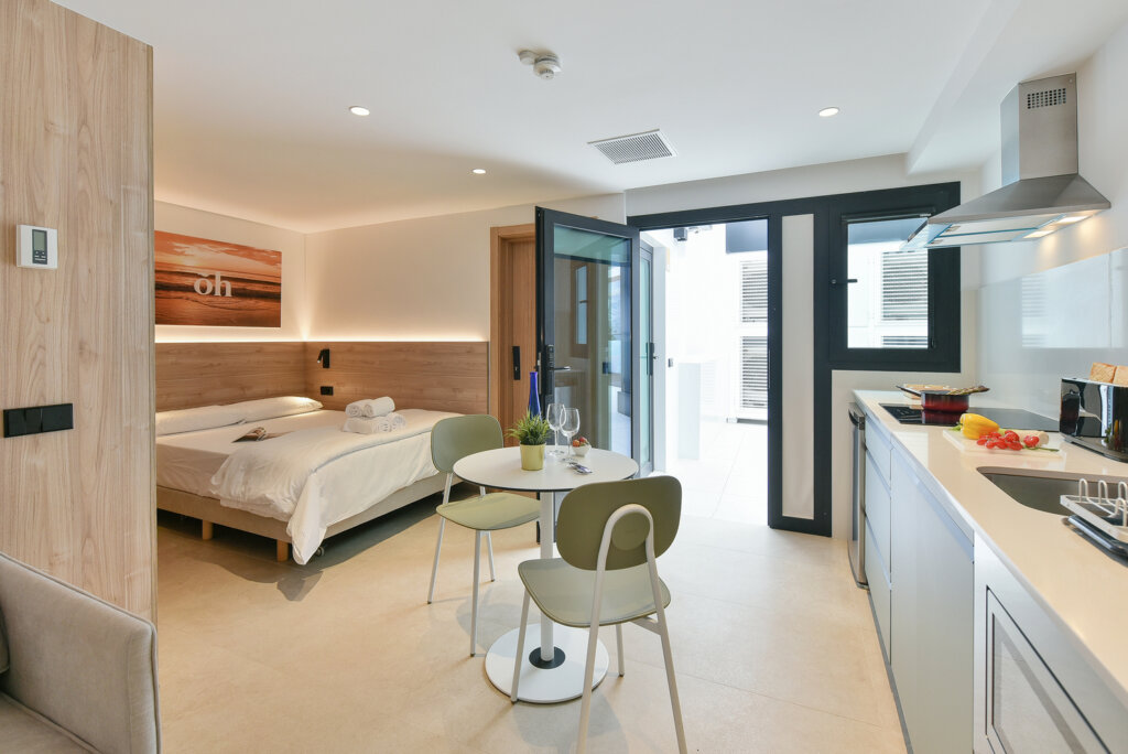 Estudio Ático con Acceso Directo a Rooftop