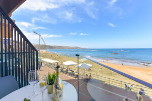 Estudio con Balcón, Vista Mar y Cocina Equipada - 2