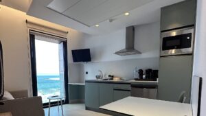 Estudio Estándar con Vista Mar y Ventanal - 14